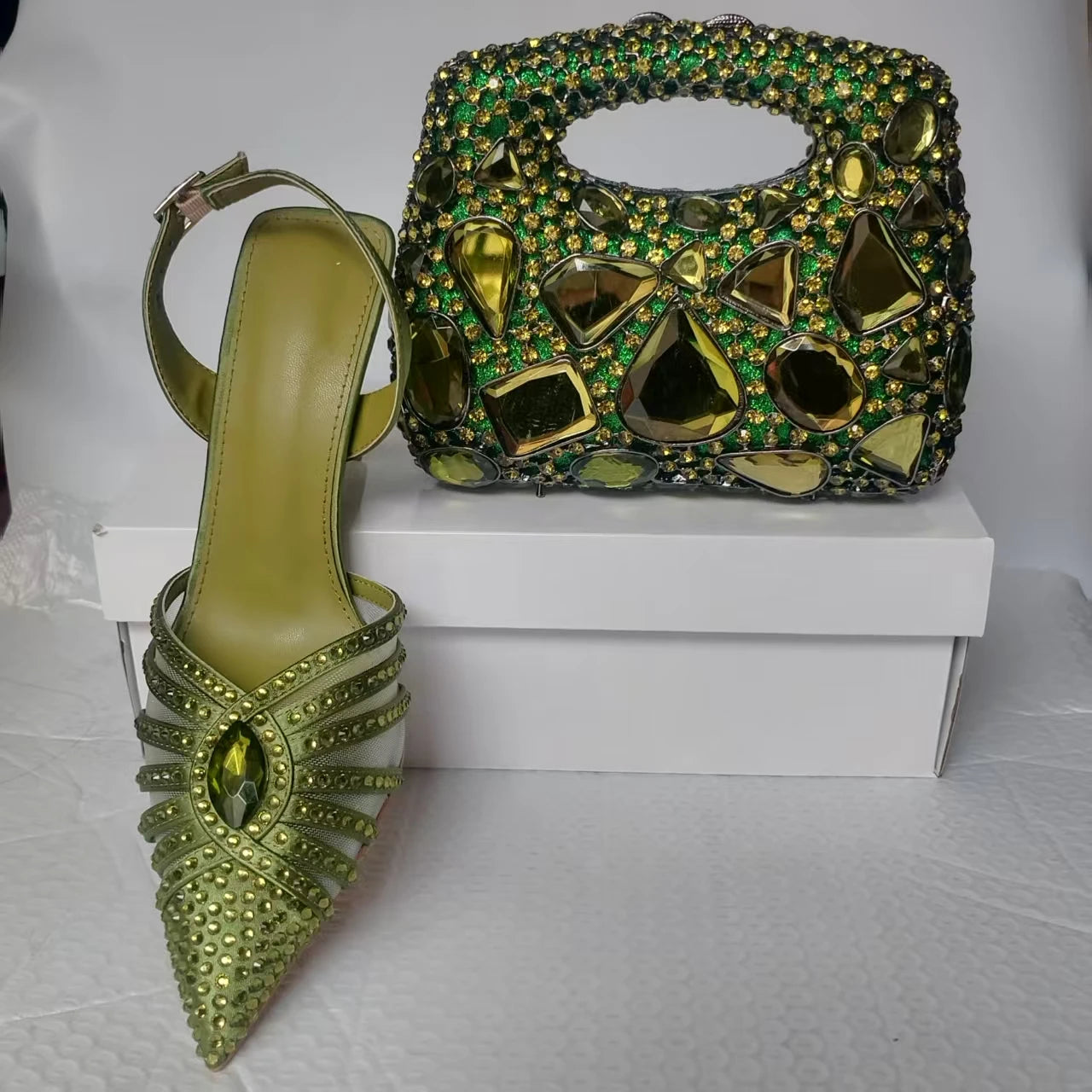 INSIGHTLINK Women's Red Color Rhinestones high heeled Shoes With Heart Clutch Diamond high-heeled Stiletto sandals For Wedding